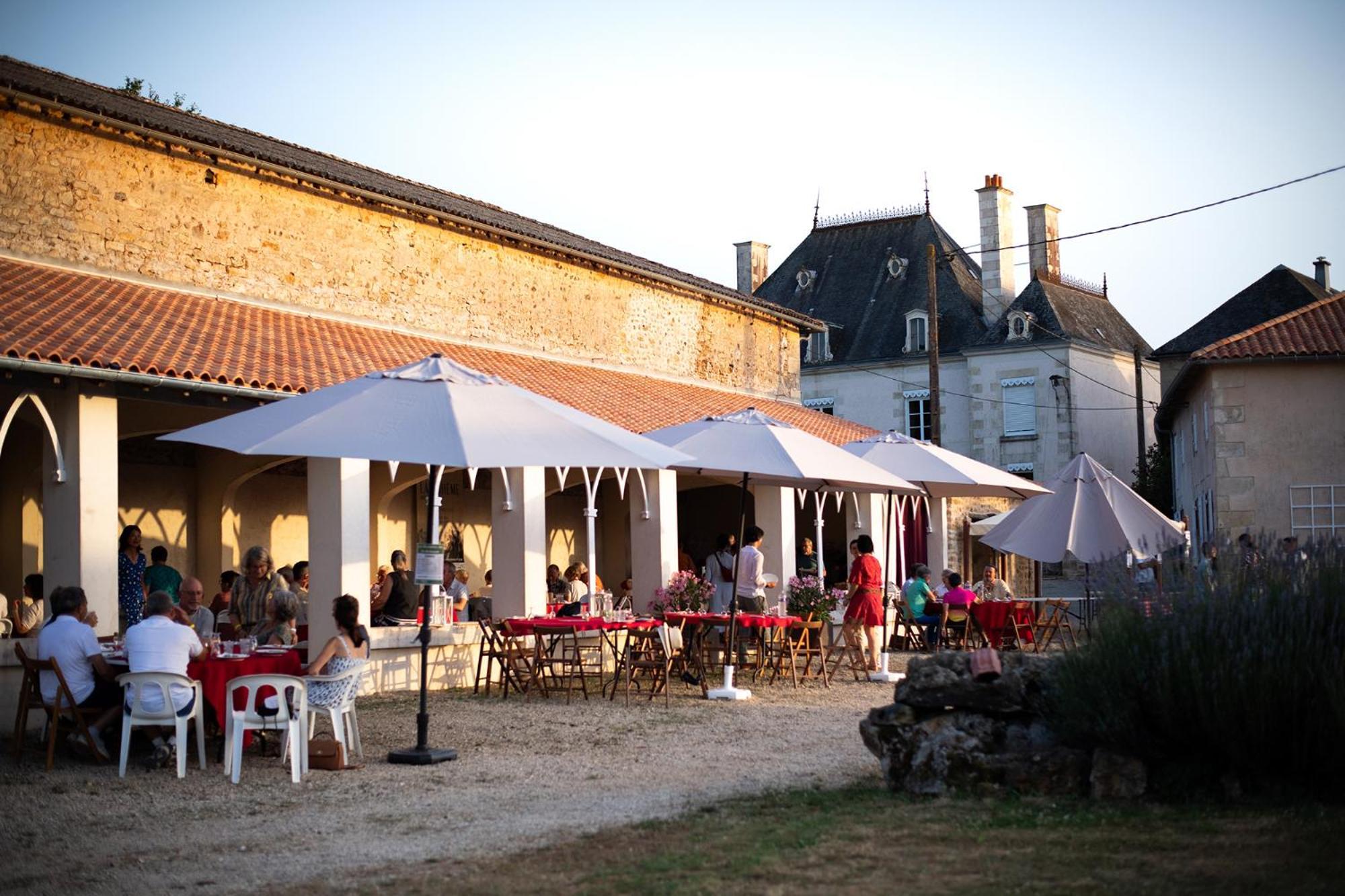 Domaine De La Briouse Bed and Breakfast Sanxay Eksteriør billede